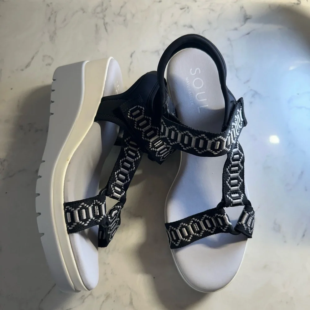 SOUL Naturalizer Black and White Wedge Sandals